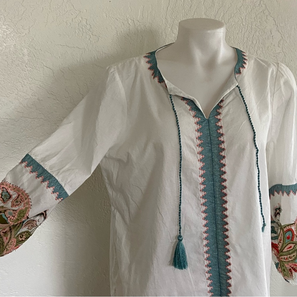 3/$25 Chicos embroidered summer tunic L - Picture 5 of 8